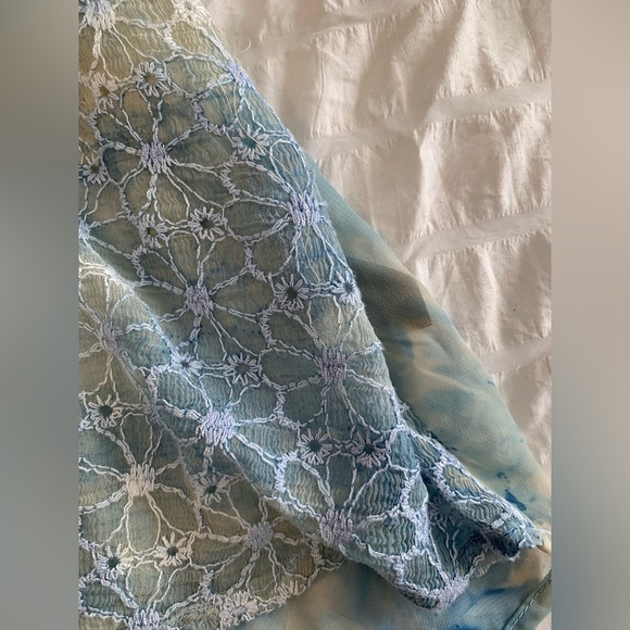 NWT Aratta Powder Blue Lace V-Neck Floral Overlay Silk Blouse - Picture 6 of 16